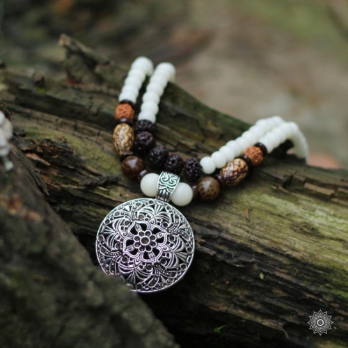 collier-yoga-graine-arbre-bodhi-banian