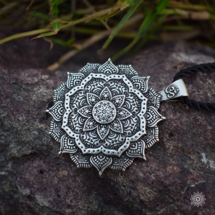 pendentif-mandala-karma-yoga-zen